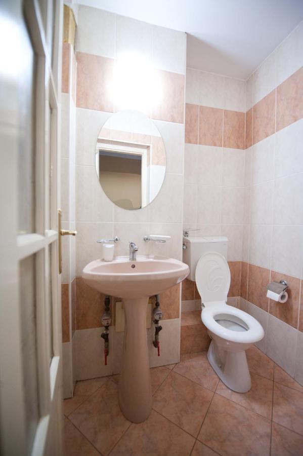 Ta'Arof Apartment Oradea Exterior foto